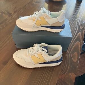 New Balance 237 sneaker